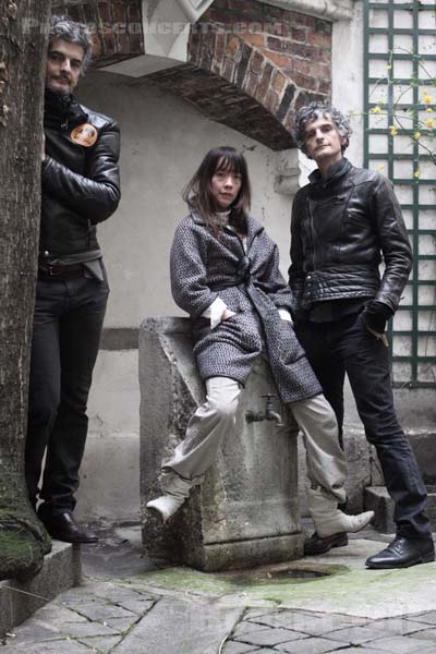 BLONDE REDHEAD - 2007-03-07 - PARIS -  - Kazu Makino - Simone Pace - Amedeo Pace